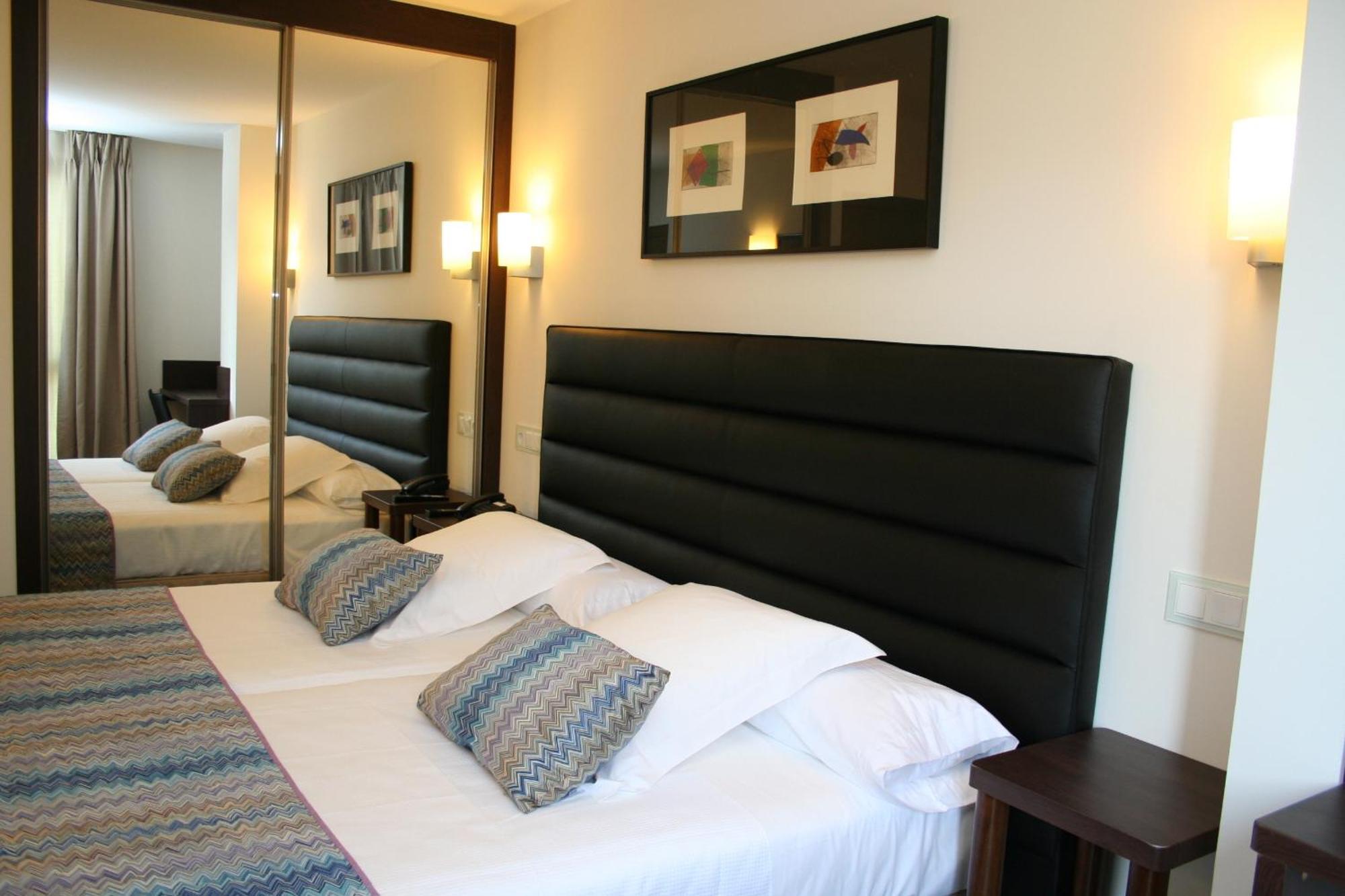 ריבאדסלה Hotel Villa Rosario Ii, Edificio Moderno מראה חיצוני תמונה