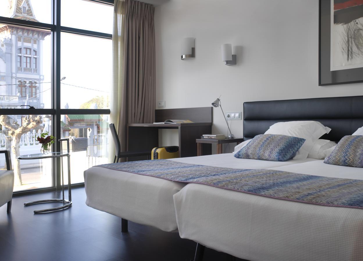 ריבאדסלה Hotel Villa Rosario Ii, Edificio Moderno מראה חיצוני תמונה